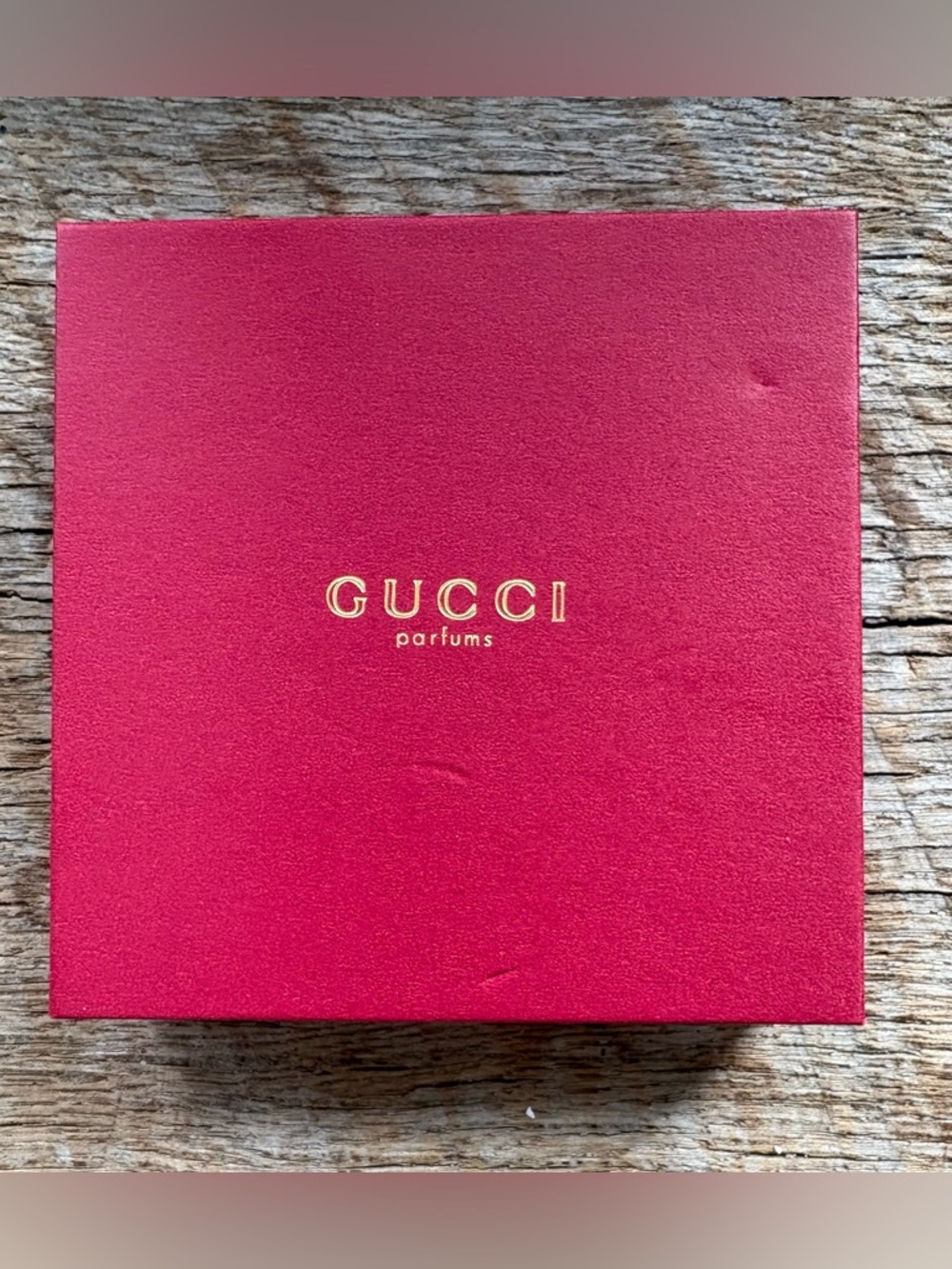 Gucci Gold-Tone Patterned Compact with Red Box, New - Picture 4 of 4